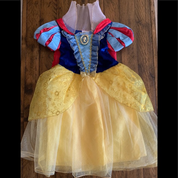 Disney Store Other - 3t Snow White costume.